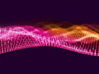 Das Bild zeigt wellenförmige digitale Datenströme aus leuchtenden Binärcode-Zahlen.