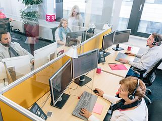 Customer consultants